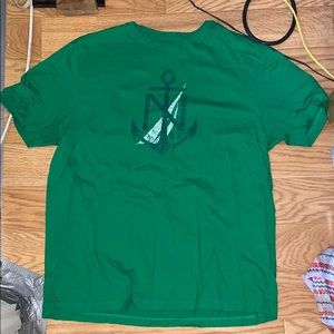 Green short sleeve t shirt